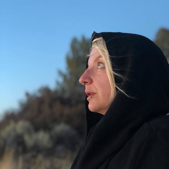 Meet your Posher, Amy - Picture 1 of 1